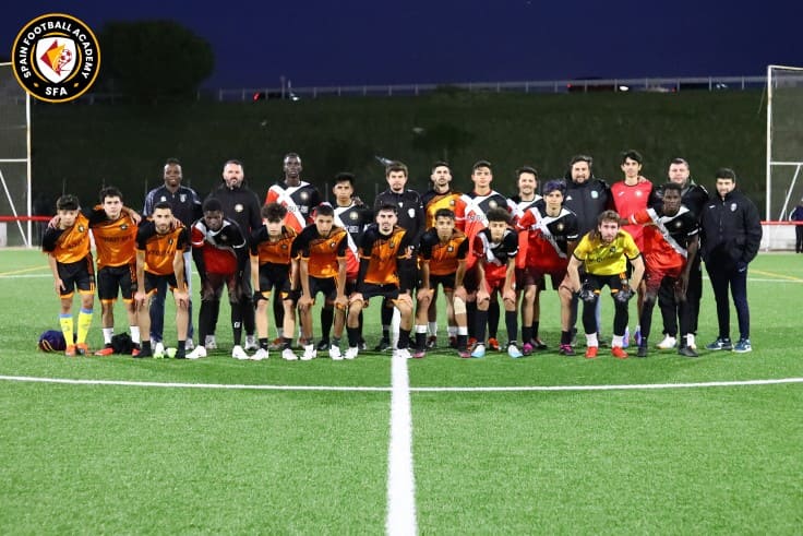 Academia de fútbol en España | Entrena como un jugador profesional | es